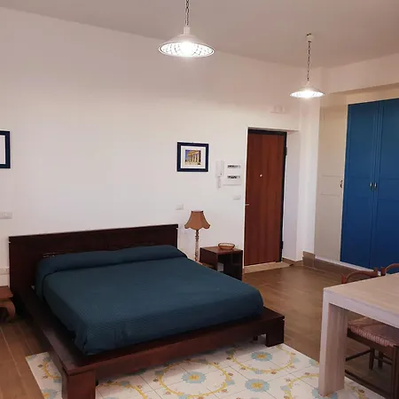 Ferienwohnung Fronte Mare A Venetico Zimmer foto